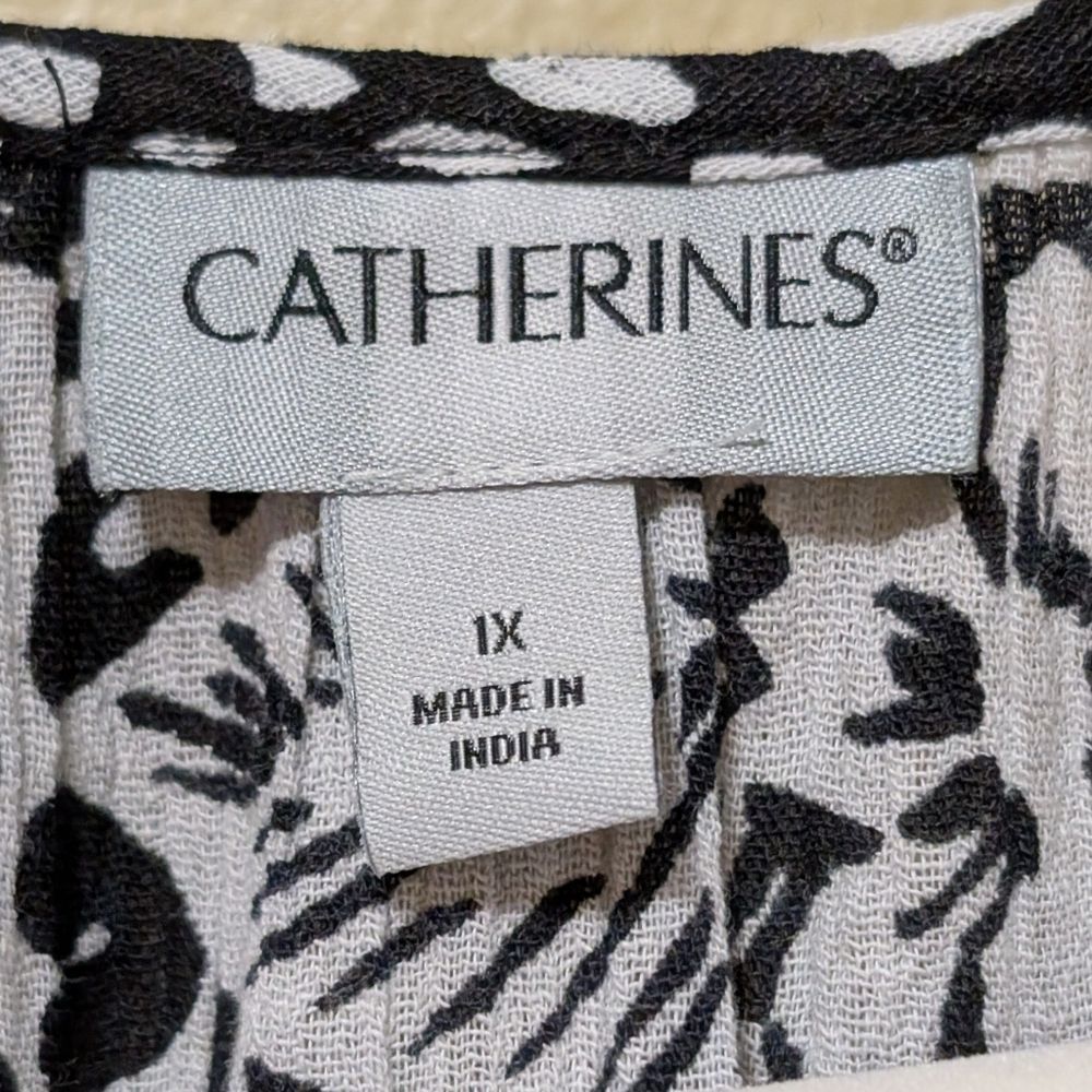 NWT Catherines black white cotton floral tropical top tassel 3/4 sleeve plus 1X - Picture 3 of 11
